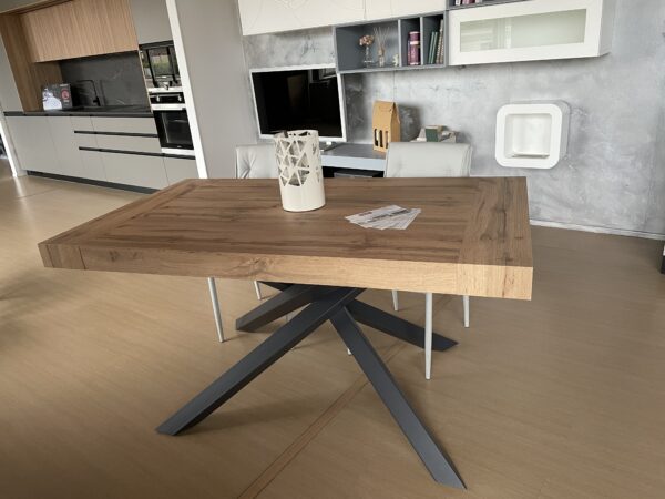 Tavolo 160 intreccio lamina allungabile finitura rovere nodato - immagine 12
